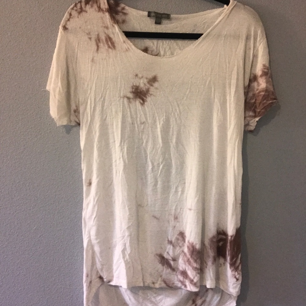 white t-shirt
